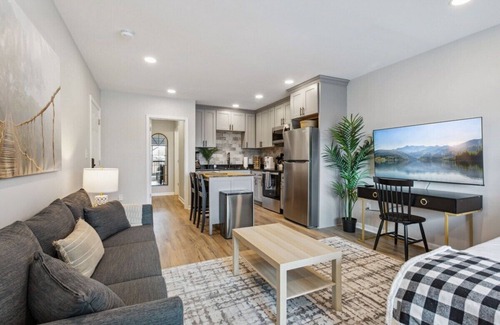 Hampton Apartment | Attention Corporate Professionals! Discover Comfort and Convenience on the Hampton Peninsula