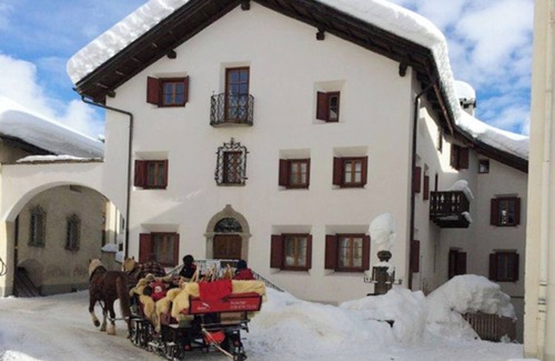 Bever Apartment | Attic apartment in Bever near St. Moritz - fireplace, antique furniture, dog-friendly