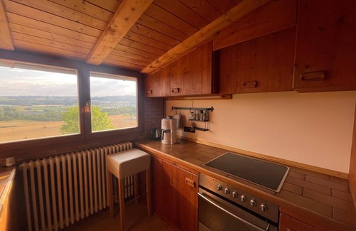 Lippertsreute Apartment | Attic Apartment near Lake Constance with Wi-Fi and Balcony