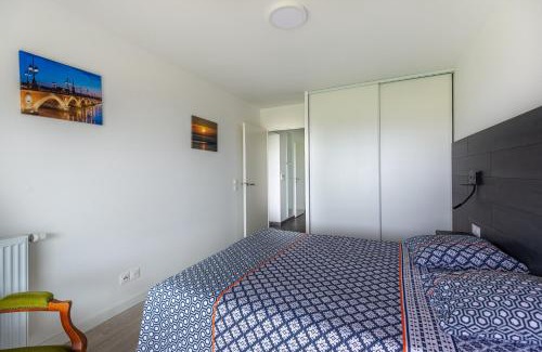 Saint Jean Station District Apartment | Attic quai Paludate