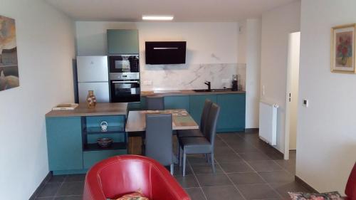 Saint Jean Station District Apartment | Attic quai Paludate
