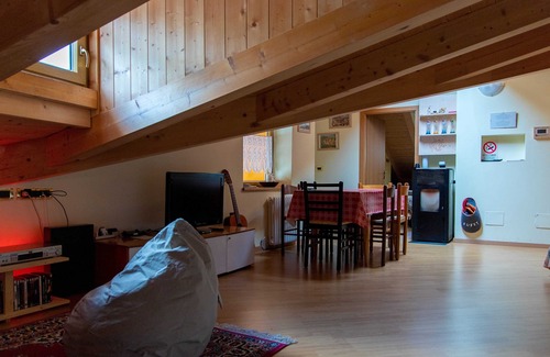 Ossana Apartment | Attic, relaxation and romance.