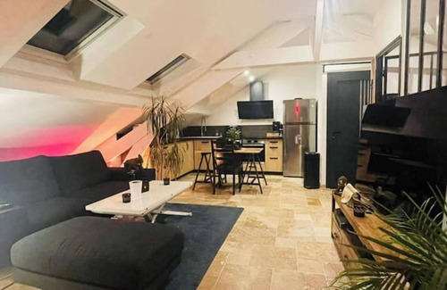 Villemomble Apartment | Attic studio with top-of-the-range amenities