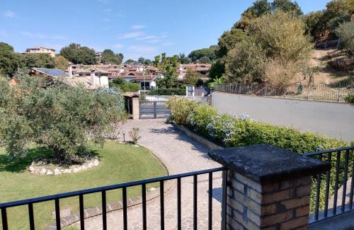 Sacrofano Apartment | Attico in Villa Dona
