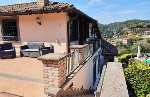 Sacrofano Apartment | Attico in Villa Dona