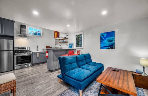 Mid City House | Attn World Series! Villa Victoria Guesthouse LaFayette Sq