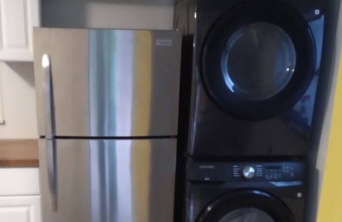 Grove Hill House | Attractive 2-bedroom, 1 & 1/2 bathroom house in Grove Hill w/WiFi and AC