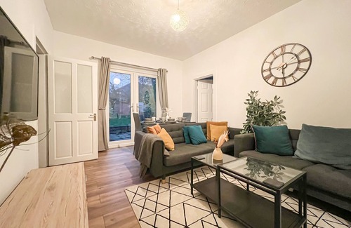 King's Park Apartment | Attractive 3 Bedroom Apartment