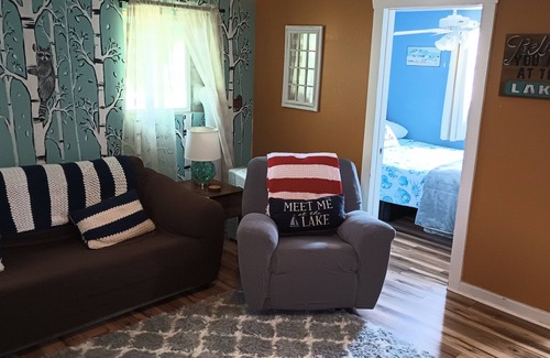 Edinboro Cottage | Attractive 3 bedroom cottage only 1 1 /2 blocks to Edinboro Lake and Playground.