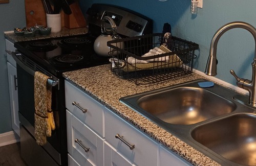 Edinboro Cottage | Attractive 3 bedroom cottage only 1 1 /2 blocks to Edinboro Lake and Playground.