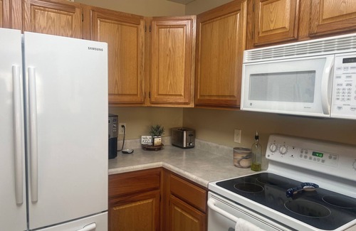 Lincoln House | Attractive 3bedroom townhome in very desired S.East Lincoln neighborhood 🏠 ☺️