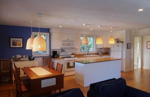 Indian Neck Heights House | Attractive 3BR Cape Home Close to Indian Neck Beach (1430)