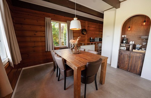 Municipality of Soest House | Attractive and fully equipped log home located on pasture land