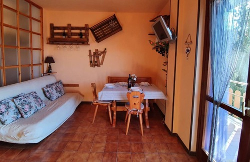 San Giacomo Apartment | Attractive apartmemt in Roburent with balcony