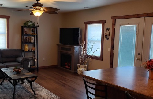 Marquette Apartment | Attractive apartment, directly across from winery!