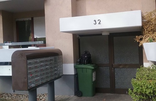 Unterwiehre-Sud Apartment | Attractive apartment with a large bed for a good night's sleep