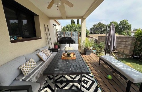 Castries House | Attractive contemporary house with all amenities within walking distance.
