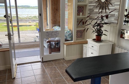 Galway Apartment | Attractive cosy panoramic ocean view on Galway Bay