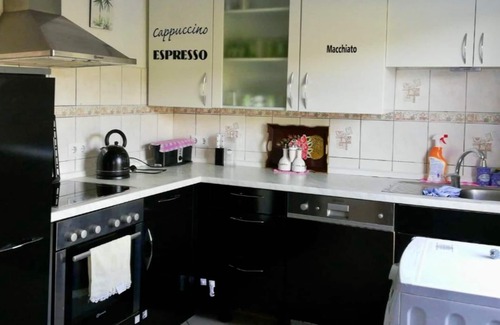 Lonsee Apartment | Attractive fitter and company accommodation in a central location - 12a, Oberkochen