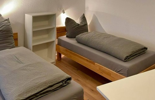 Lonsee Apartment | Attractive fitter and company accommodation in a central location - 12a, Oberkochen