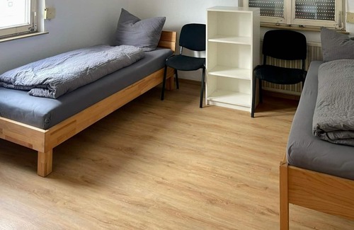 Lonsee Apartment | Attractive fitter and company accommodation in a central location - 12a, Oberkochen