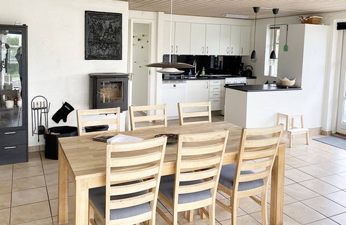 Blavand Strand House | Attractive holiday home on a lawn, with window front including WiFi, annex