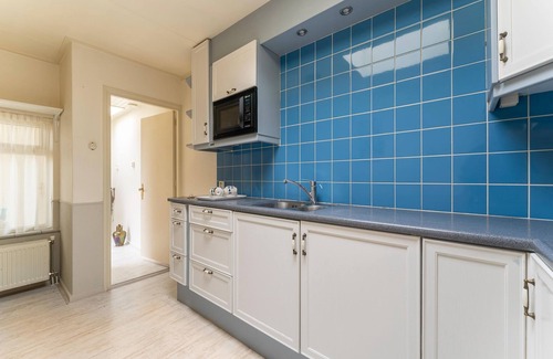 Spier House | Attractive holiday home in Spier with garden