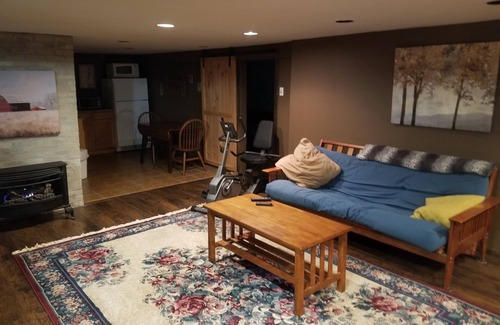 Lindenhurst House | Attractive home walking distance to town or the train. Easy access to NYC