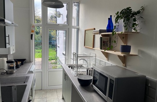 Birmingham Apartment | Attractive Spacious Self Contained Apartment 2.8 Miles from Birmingham City Cen