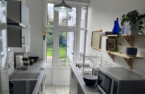 Birmingham Apartment | Attractive Spacious Self Contained Apartment 2.8 Miles from Birmingham City Cen