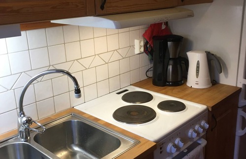 Mora House | Attractive timber lodge near lake beach