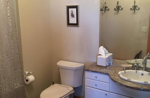Randolph Bed & Breakfast | Attwood House Bed and Breakfast