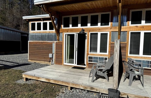 Bramwell Cabin | ATV TrailCamp: Conrad's Cottage- Just seconds from the HMT Pocahontas Trailhead!