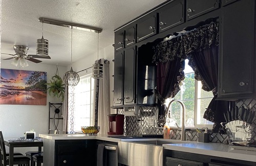 Atwater House | Atwater 4BR home - near town center with 6beds