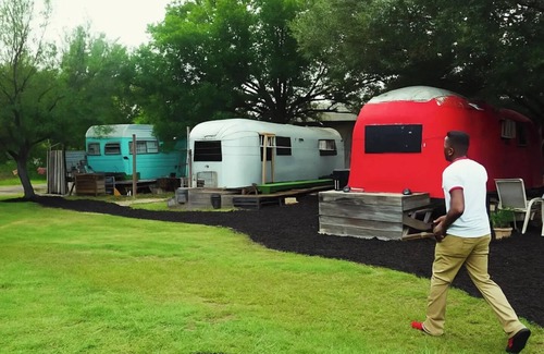 Travis County House | ATX Dream Vintage Glamping