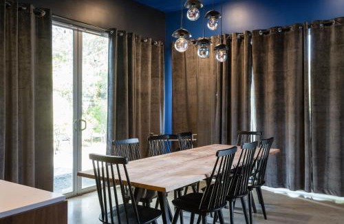 East Cesar Chavez Villa | ATX Icon Mansion - Rainey Street - 6 min walk
