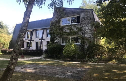 Ury Villa | Atypical American-style villa on the edge of the Fontainebleau forest