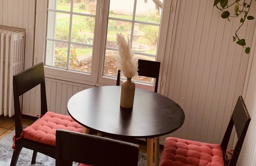 Marolles-en-Hurepoix House | Atypical house with a beautiful flower garden 25 minutes from Paris