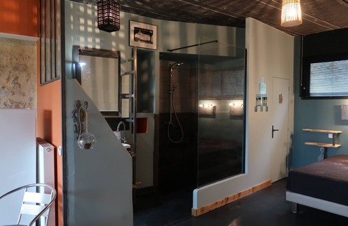 Roynac Bed & Breakfast | Atypical house with 6 bedrooms and 5 bathrooms near the Saou forest