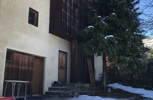 Bourg-Saint-Maurice House | atypical loft in the heart of the village in a haven of peace with parking