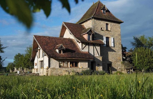 Villeneuve d'Aveyron House | Atypique Maison de Charme