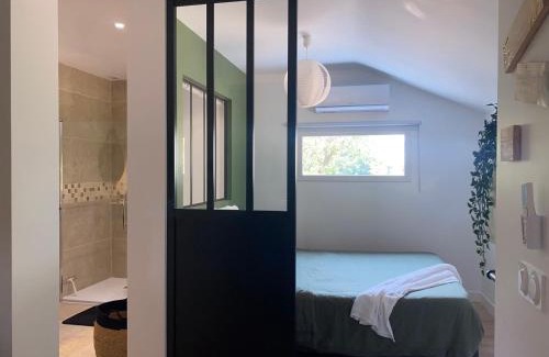 Leoville Apartment | Au Bain Doré