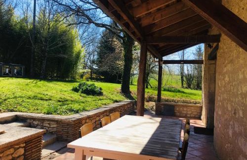 Saint-Eutrope-de-Born House | Au bercail de Bizebarre - Maison bois & pierre dans un hameau - Spa