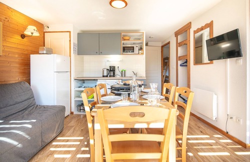 Chamrousse Apartment | Au Bon Air - Appt au pied des pistes