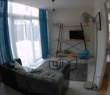 Parvillers-le-Quesnoy Apartment | Au bonheur des Anes - Gîte Idylle