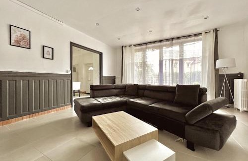 Montreuil Apartment | Au Bord de l’Eau