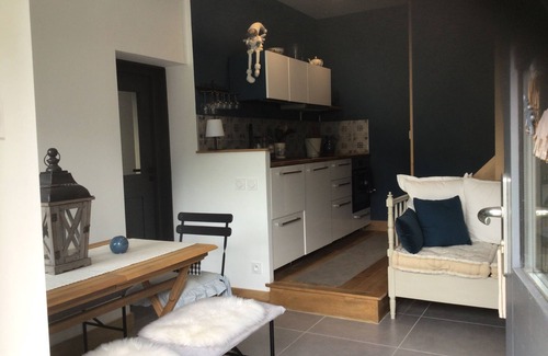 Viviers-du-Lac House | Au bord du lac cottage
