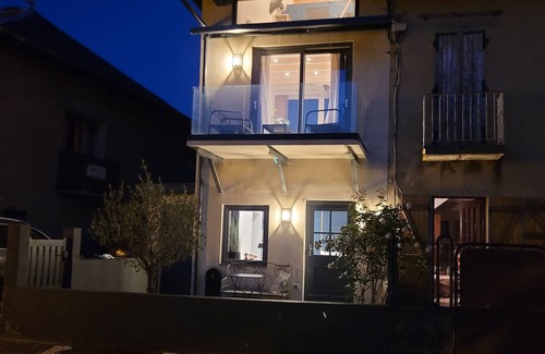 Viviers-du-Lac House | Au bord du lac cottage