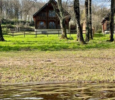 Montigny-en-Morvan Ski Chalet | Au bord du lac III
