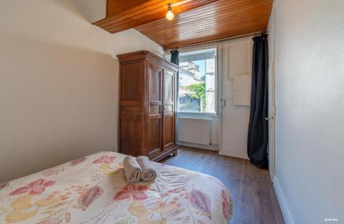 Bruniquel Villa | Au cœur de Bruniquel - Magnifique villa en pierres pour 7 personnes - Piscine privée - Poêle - Vue imprenable sur le village - Jardin - Garage